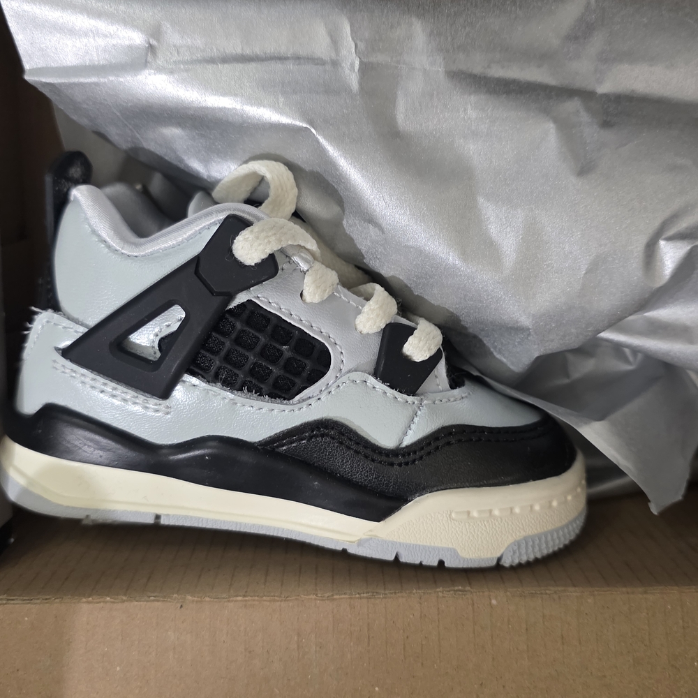 Jordan 4 RETRO Toddler Kids Black and Gray Sneakers